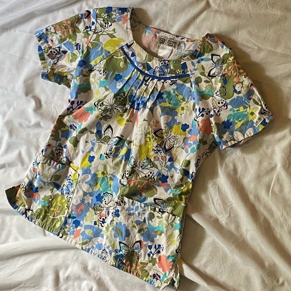 Scrub top